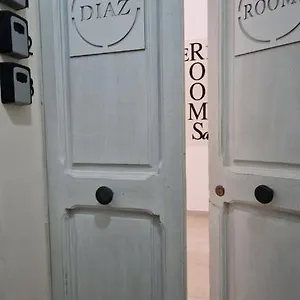 diaz-rooms.lecce-hotels.com/